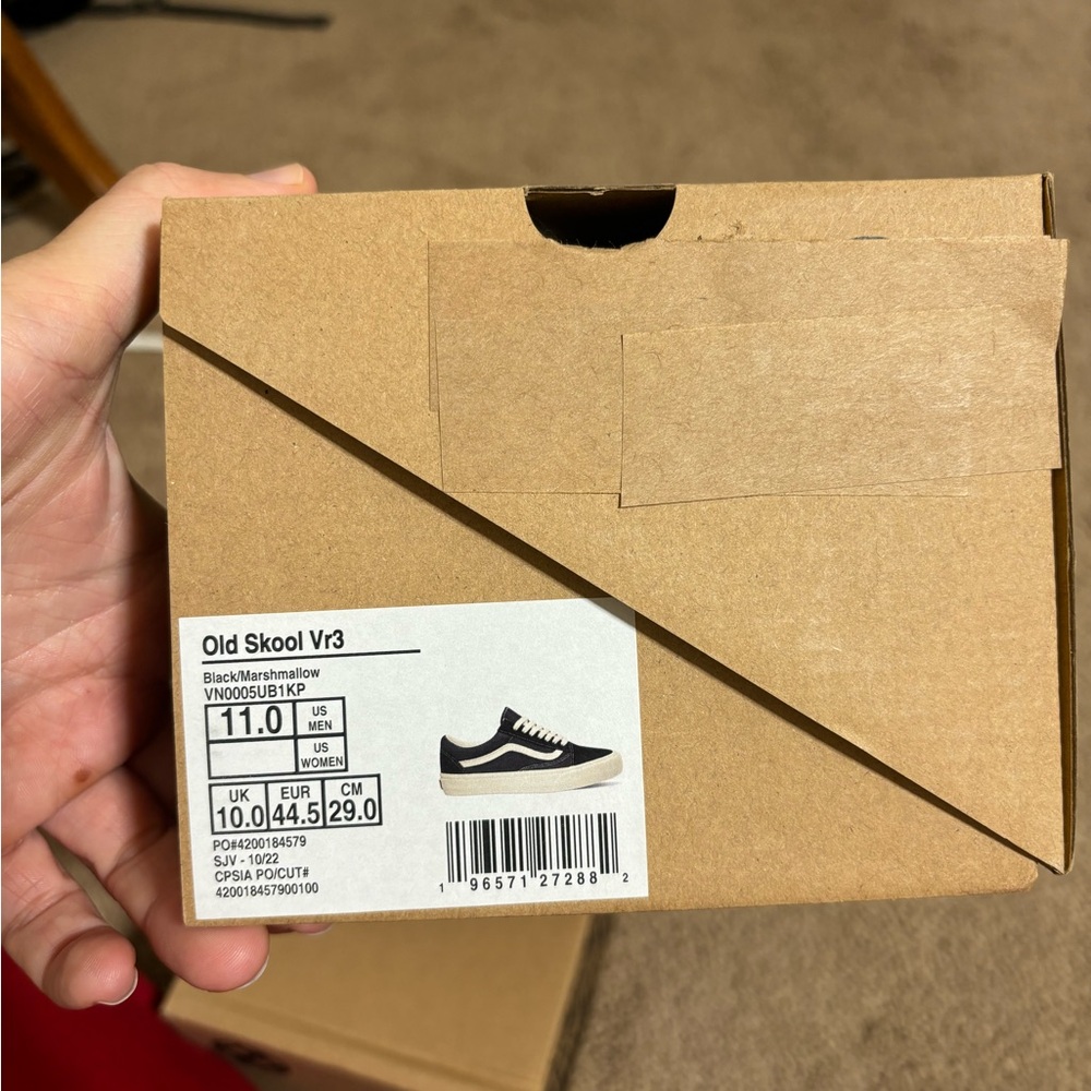 Brand new!! Vans old skool Vr3 size men’s size 11 in black